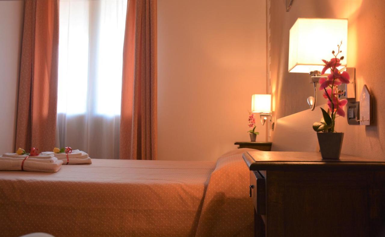 Hotel Villa Paradiso Riparbella Exteriör bild